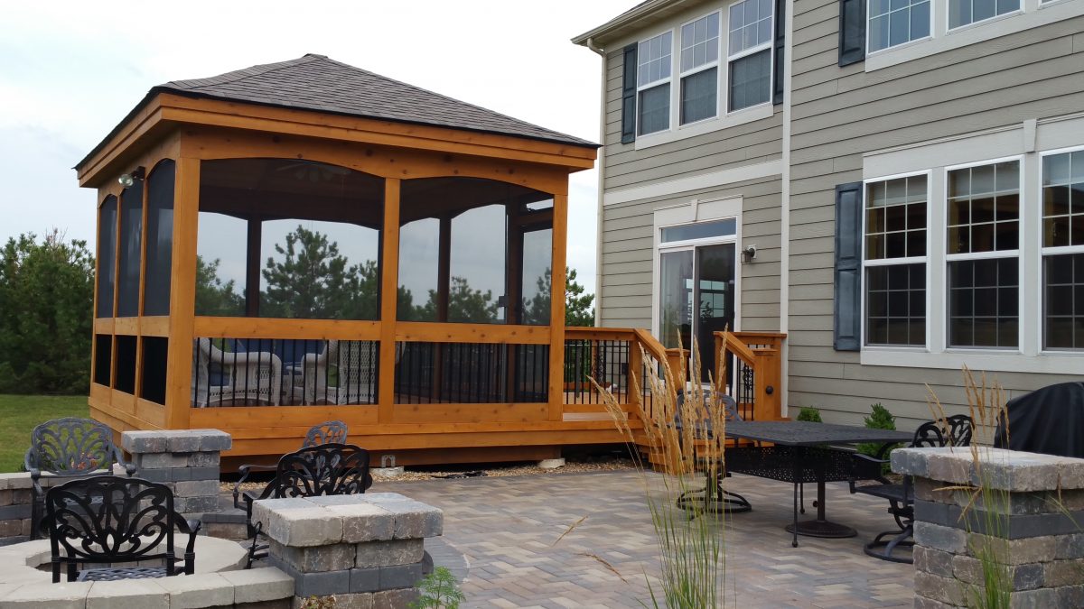 Custom Deck Builders in Illinois - Miles Bradley